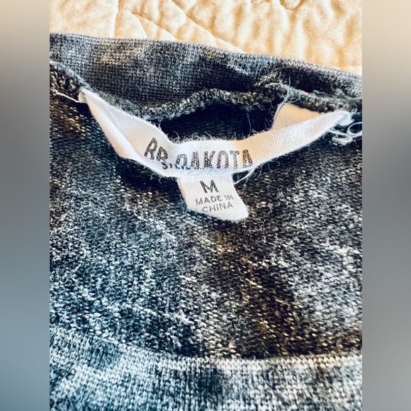 BB Dakota x Steve Madden Black Acid Wash Cropped Sweatshirt Size Medium - Picture 5 of 11